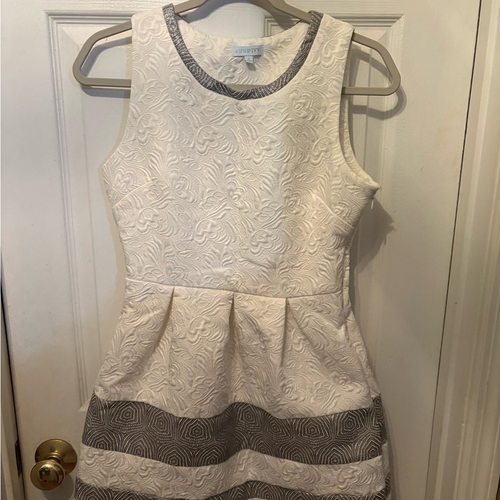 Dress‎